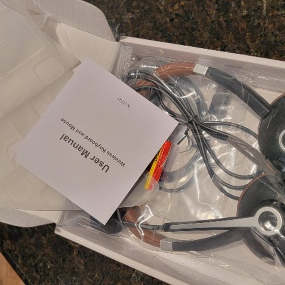 Arama USB Headset with Microphone - Picture 2 of 3